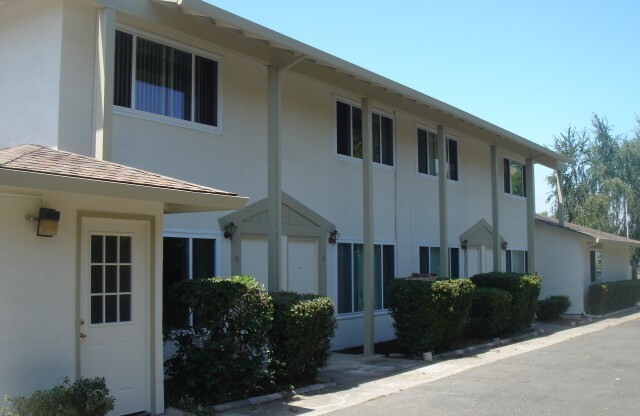 2-Thornton Ave 4560