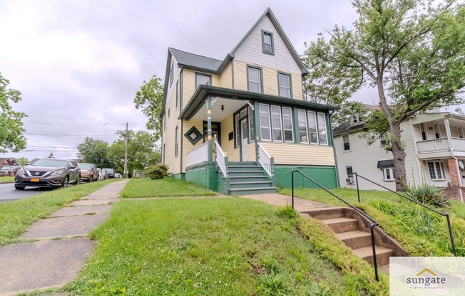 2900 E STRATHMORE AVE