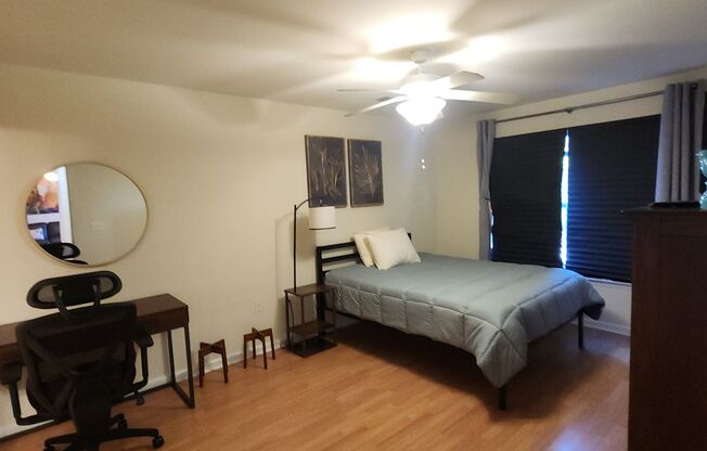 2 beds, 2 baths, $1,650, Unit Unit 207