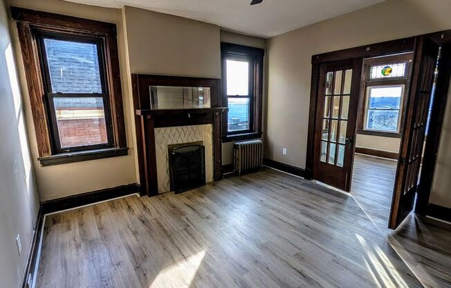 1517-1519 Brownsville Rd