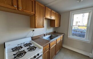 1 bed, 1 bath, $1,450, Unit Unit 1R