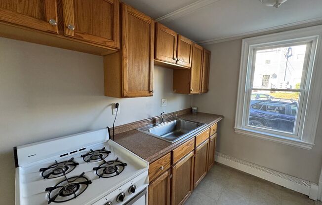 1 bed, 1 bath, $1,450, Unit Unit 1R