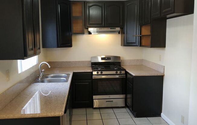 2 beds, 1.5 baths, 900 sqft, $2,295, Unit 63-104