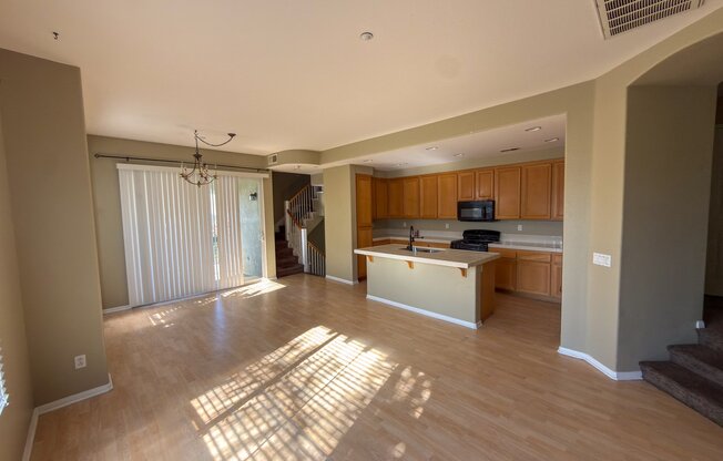 1280 Haglar Way #6