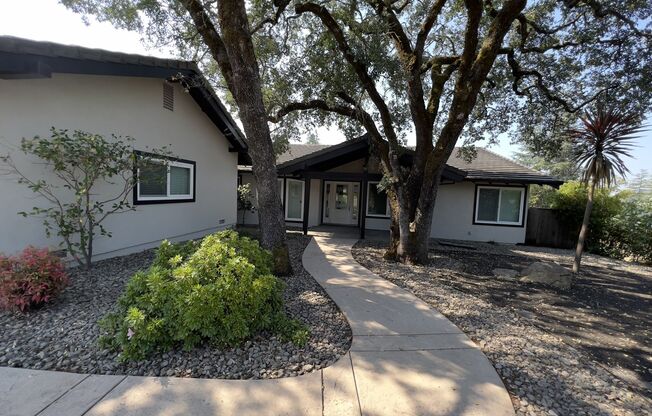 Beautiful Three Bedroom Silverado Home