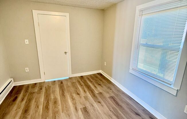 2 beds, 1 bath, $1,050, Unit Unit 1
