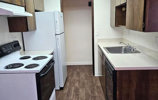 2 beds, 1 bath, 800 sqft, $1,525