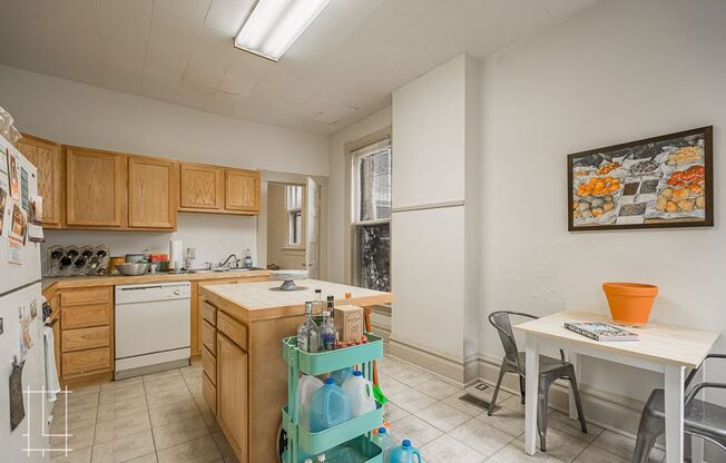 1 bed, 1 bath, $1,425, Unit 266 Buttles Ave Apt. A