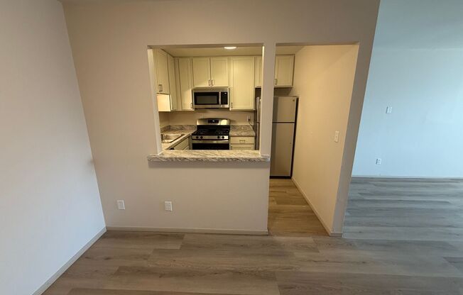 1 bed, 1 bath, $850, Unit 30