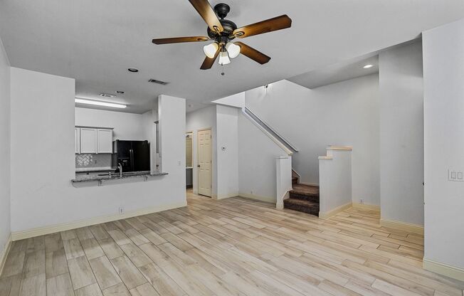 BEAUTIFUL 2 Bed, 2.5 Bathroom Townhome*