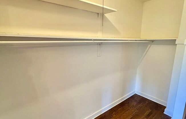 Studio, 1 bath, 320 sqft, $1,395, Unit 225-403