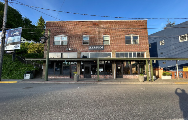 834 BAY ST