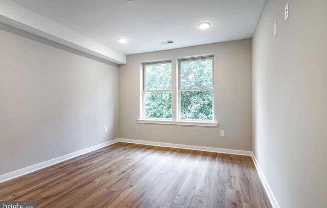 2 beds, 2 baths, 1,050 sqft, $1,595, Unit 1827-E