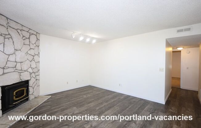 2 beds, 1 bath, $1,395