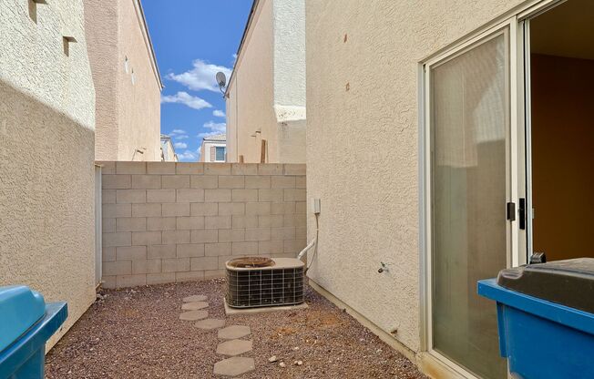 3 beds, 2.5 baths, $1,750