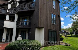 8071 CEDAR GLN DR