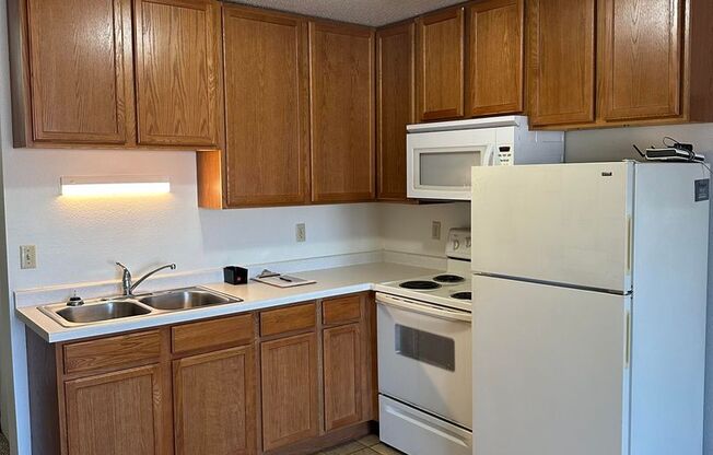 Studio, 1 bath, $625, Unit 1502-32
