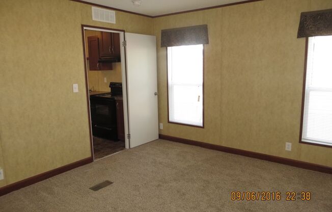 3 beds, 2 baths, $975