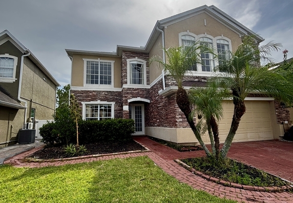 1545 CEDAR LK DR