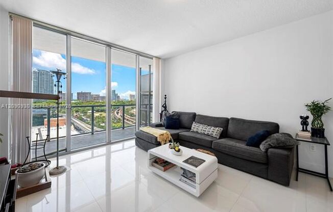 1 bed, 1 bath, $3,000, Unit # 1202 S
