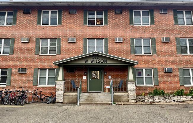 Studio, 1 bath, 350 sqft, $1,055, Unit Unit 203