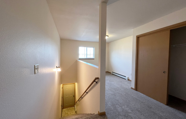 3 beds, 2 baths, 1,547 sqft, $1,690, Unit RT 7015-20