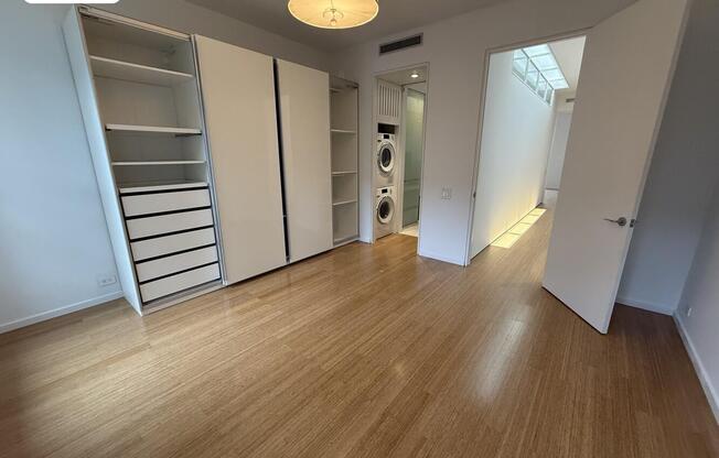 112 W 118 ST