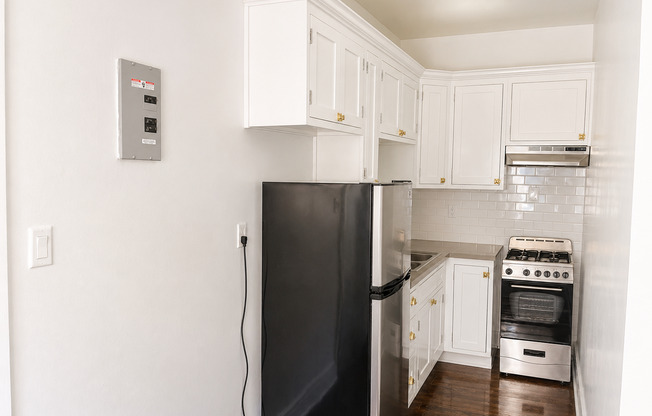 Studio, 1 bath, 500 sqft, $1,595, Unit 407