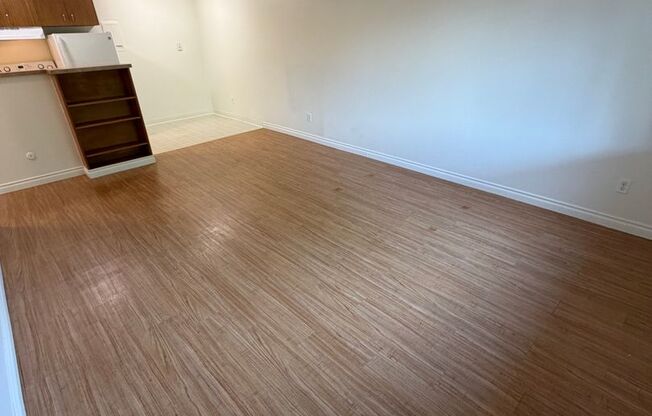 1 bed, 1 bath, $1,195, Unit 20