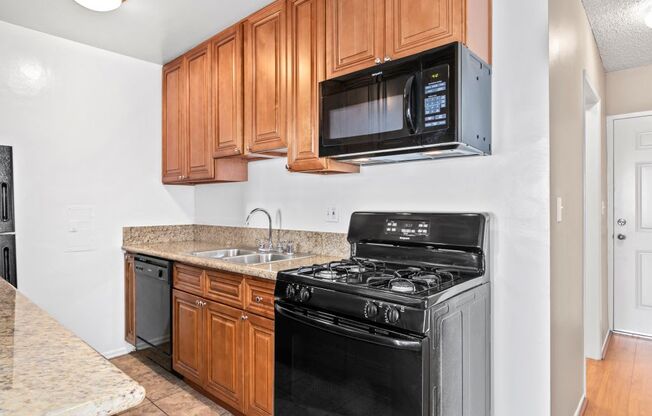Sherman Oaks Apartments Kitchen Appliances