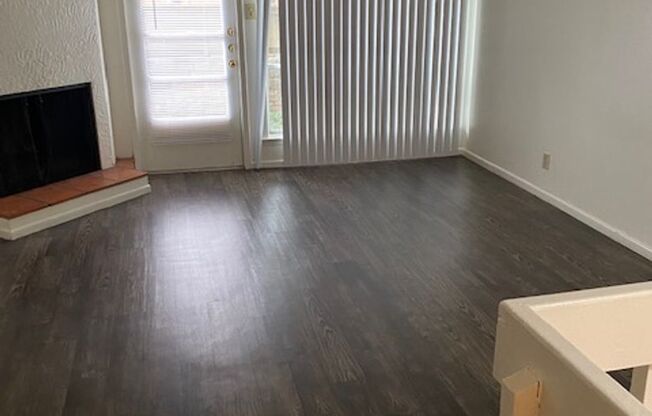 2 beds, 1.5 baths, 1,050 sqft, $1,025, Unit *124