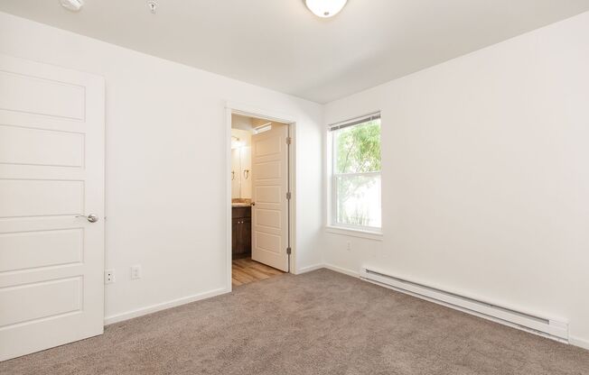 2 beds, 2 baths, 952 sqft, $1,695, Unit 96-301