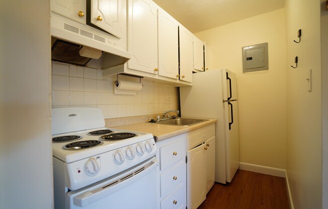 172 North Beacon St. 2S