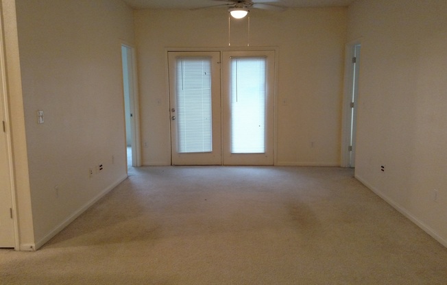 3 beds, 3 baths, $1,325