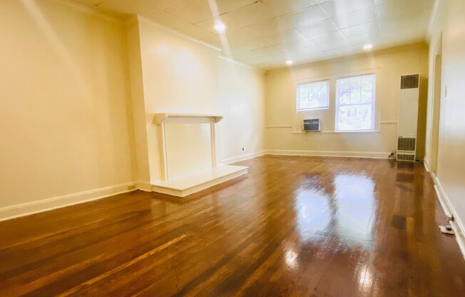 2414 &amp; 2412 W. Club Boulevard