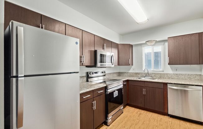 2 beds, 1 bath, 850 sqft, $1,550, Unit 37