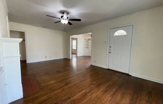 2 beds, 1 bath, $1,895