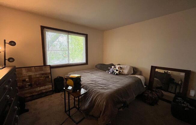 1 bed, 1 bath, $975, Unit 27