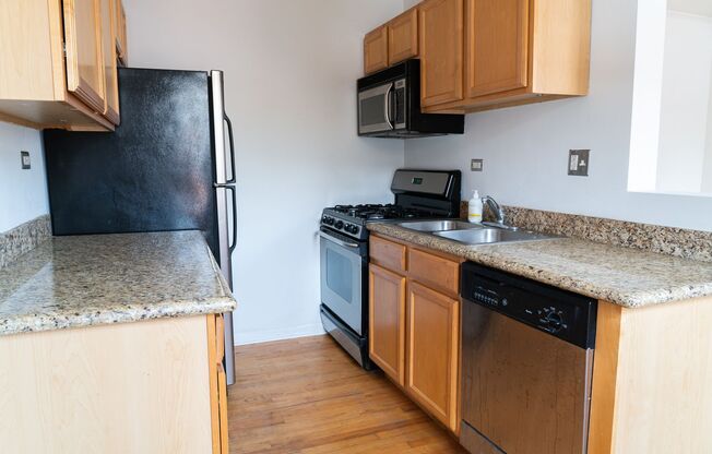 1 bed, 1 bath, 450 sqft, $1,595, Unit 4715-15N