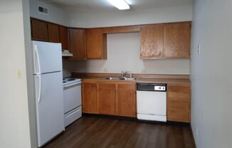 2 beds, 1 bath, 700 sqft, $900, Unit # 12