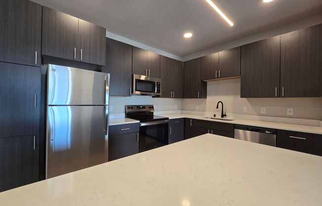 2 beds, 2 baths, 1,140 sqft, $2,110, Unit 8421-238