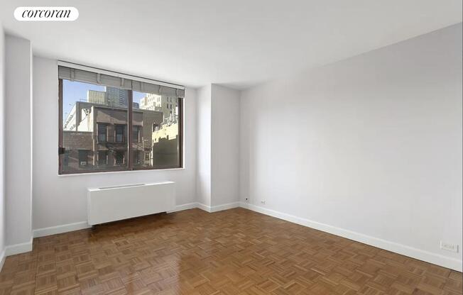 Studio, 1 bath, 400 sqft, $3,100, Unit 4M