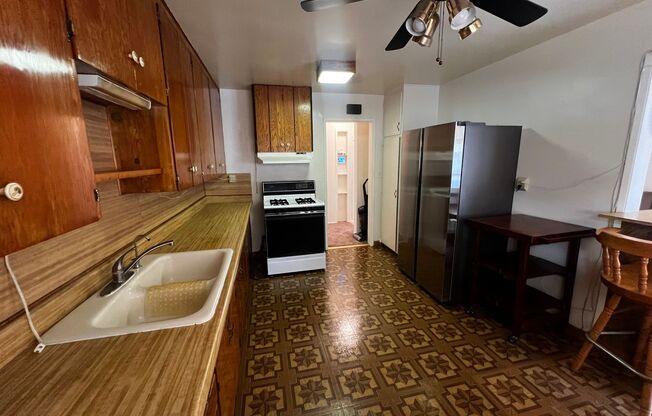 3 Bedroom 1 Bath House for Rent in Whittier with 2 Car Garage