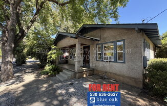 389 E 7 ST