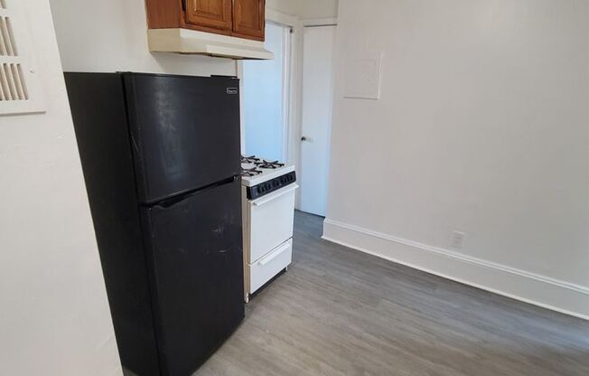 Studio, 1 bath, $775