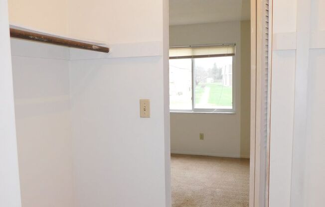 1 bed, 1 bath, 637 sqft, $850, Unit 02 - 202