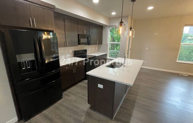 Modern and Stylish 3 BD | 3.5 BA Home w/ Bonus Room - Tigard