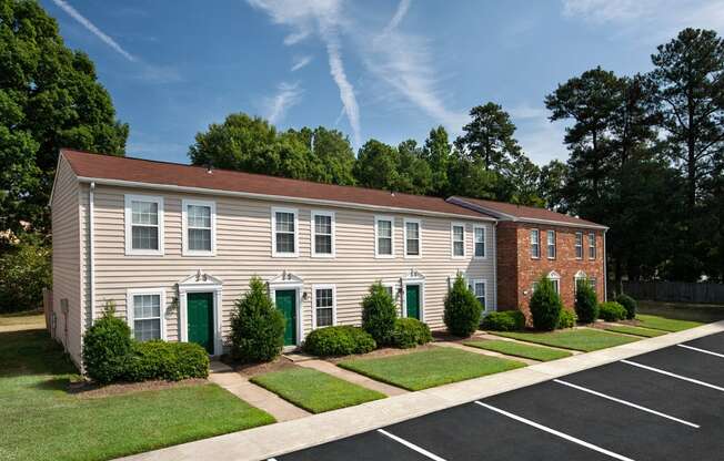 1 & 2 Bedroom Apartments in  West Richmond, VA