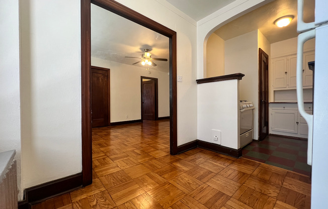 Studio, 1 bath, 400 sqft, $805, Unit 303
