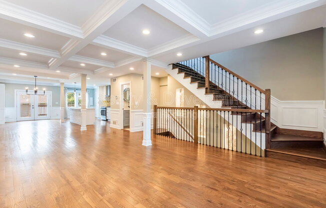 5619 W IRVING PARK RD